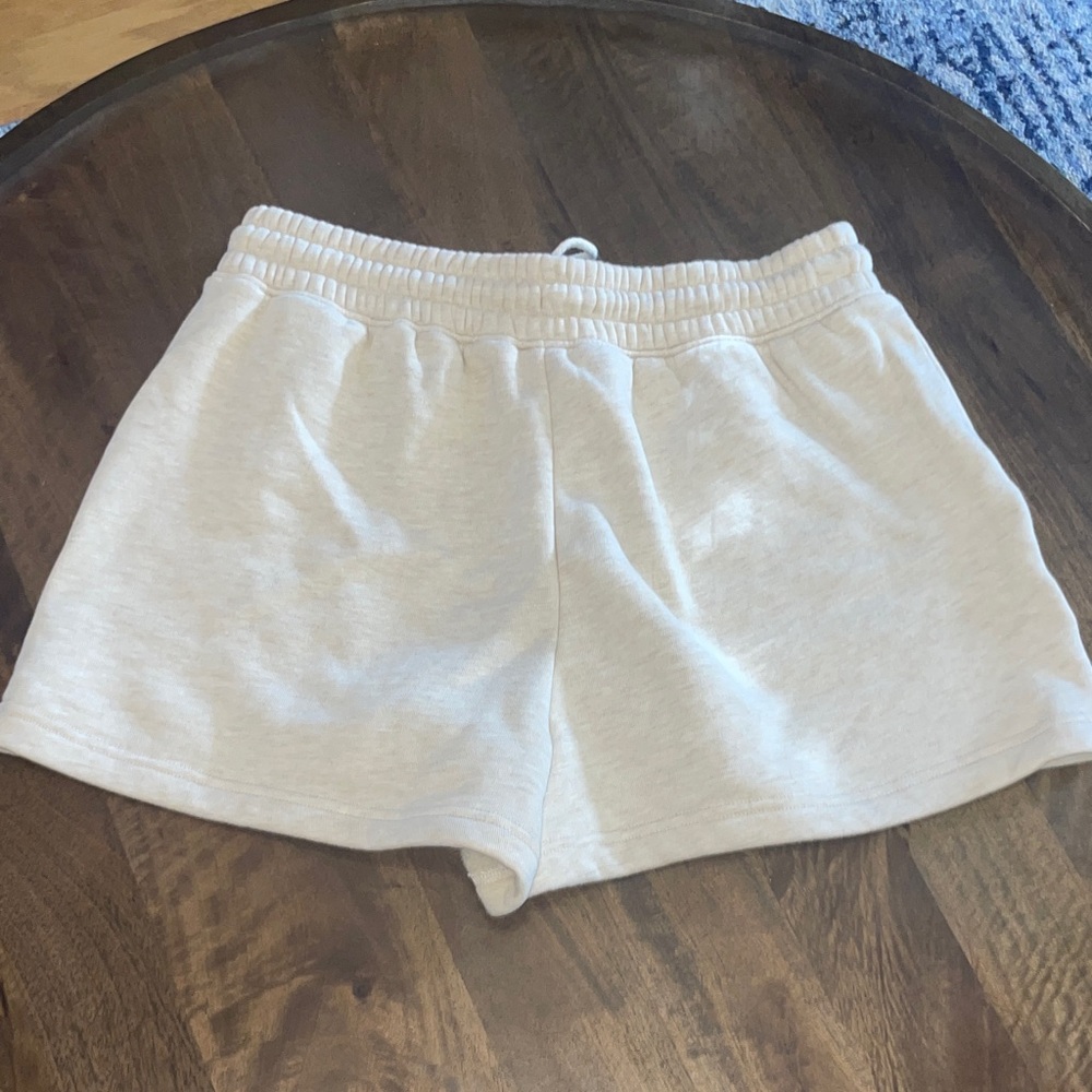 Women's Lou & Grey Cream Shorts, NWOT, size M - Picture 3 of 4